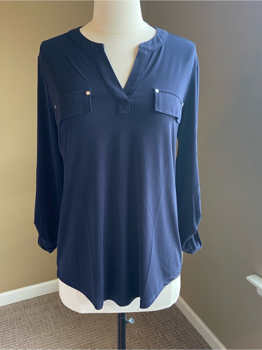 Jones New York Navy V-Neck Long Sleeve Top - Medium,‎ Office, Casual, Beach Pics
